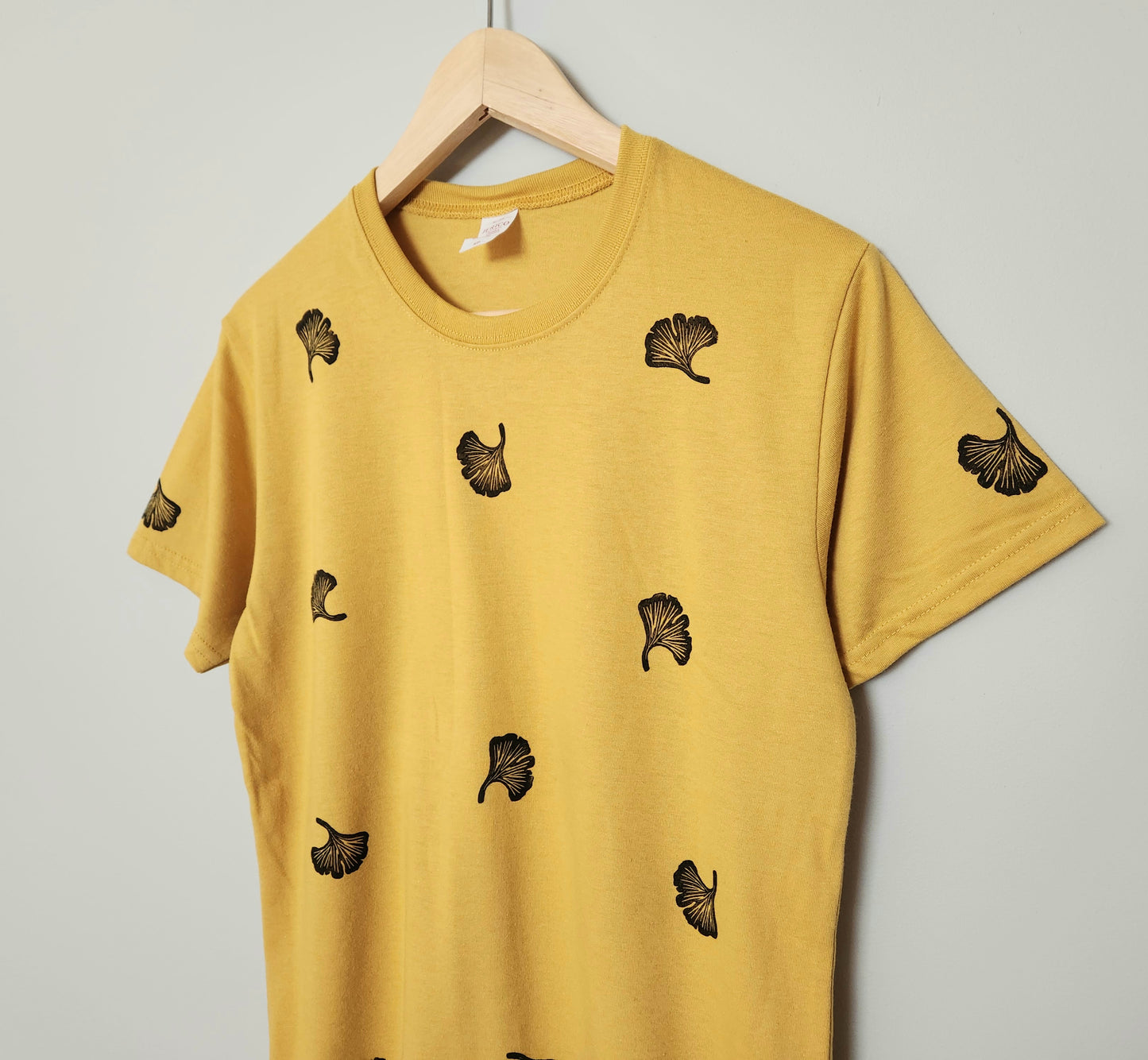 Ginkgo t-shirt, all-over hand printed unisex leaf tshirt, botanical design all over block print, ginkgo print tshirt, fall ethical fashion