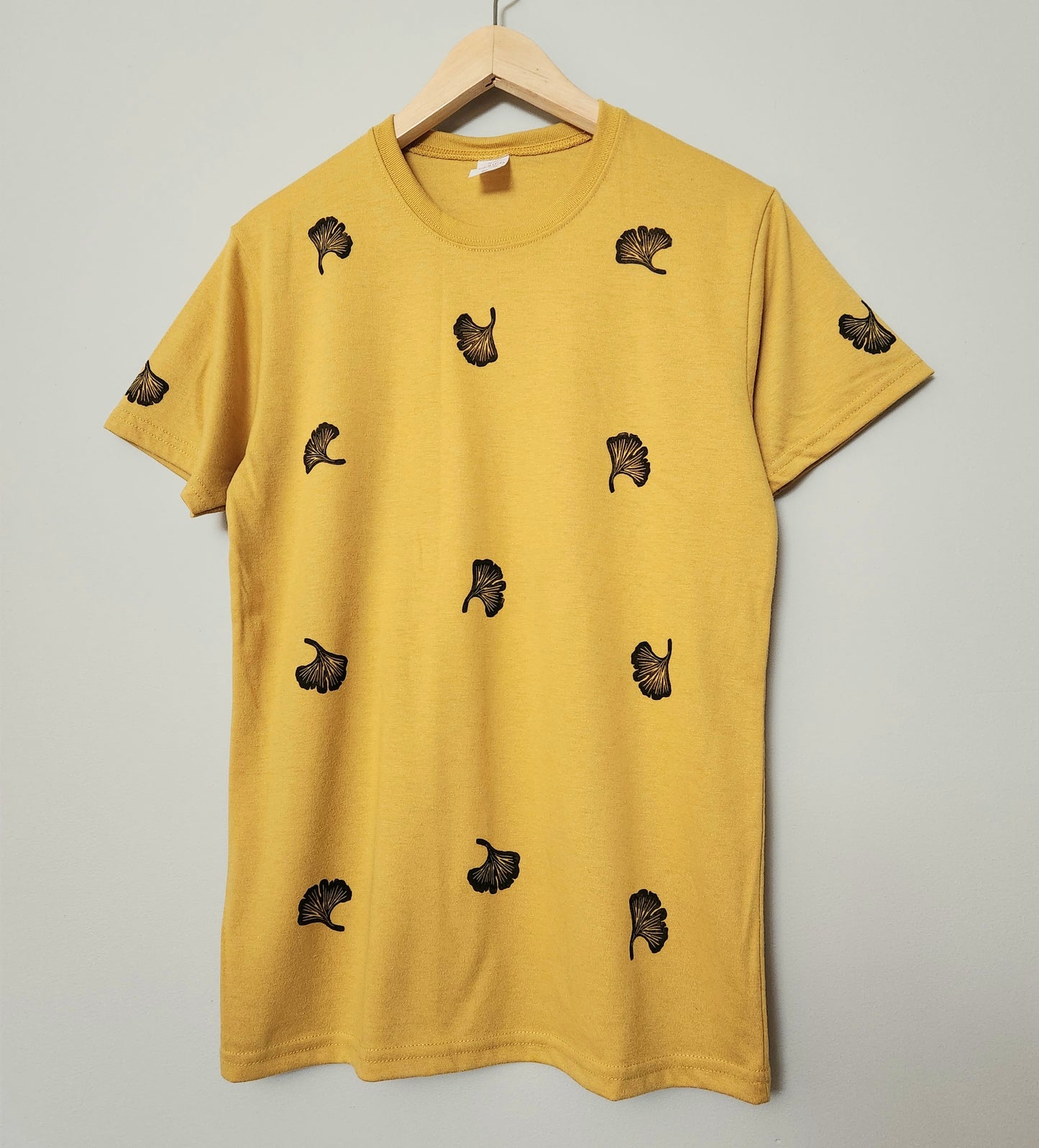 Ginkgo t-shirt, all-over hand printed unisex leaf tshirt, botanical design all over block print, ginkgo print tshirt, fall ethical fashion