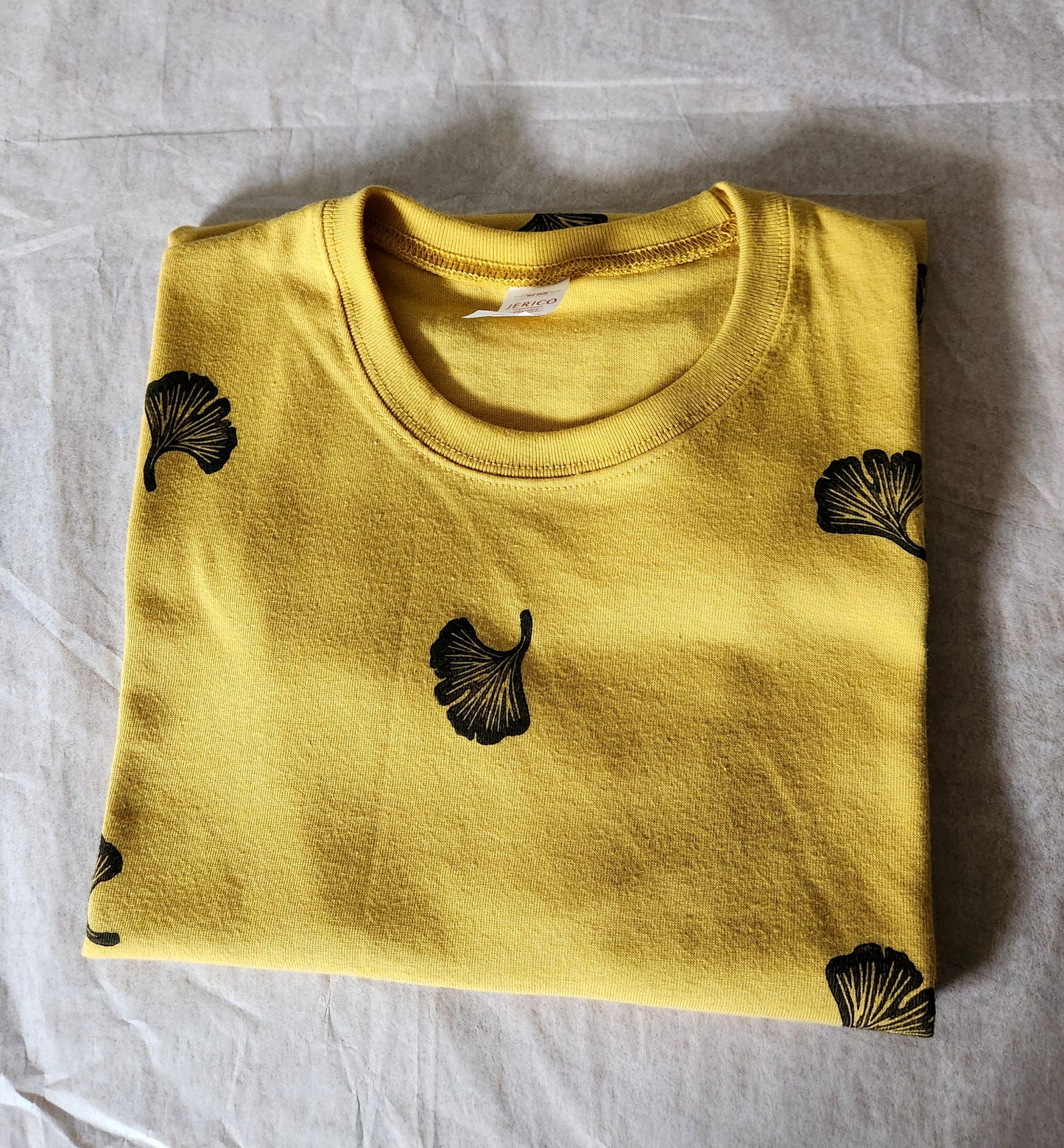 Ginkgo t-shirt, all-over hand printed unisex leaf tshirt, botanical design all over block print, ginkgo print tshirt, fall ethical fashion