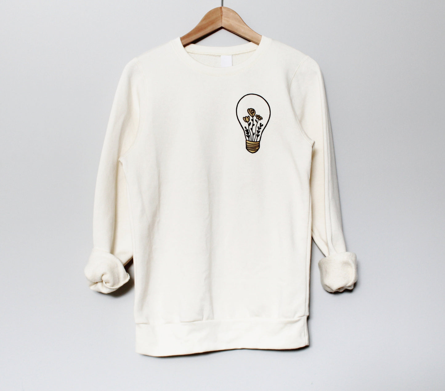 Sweat-shirt UNISEX graphique floral, ampoule peinte à la main avec des fleurs dorées, pull en bambou biologique naturel, mode éthique