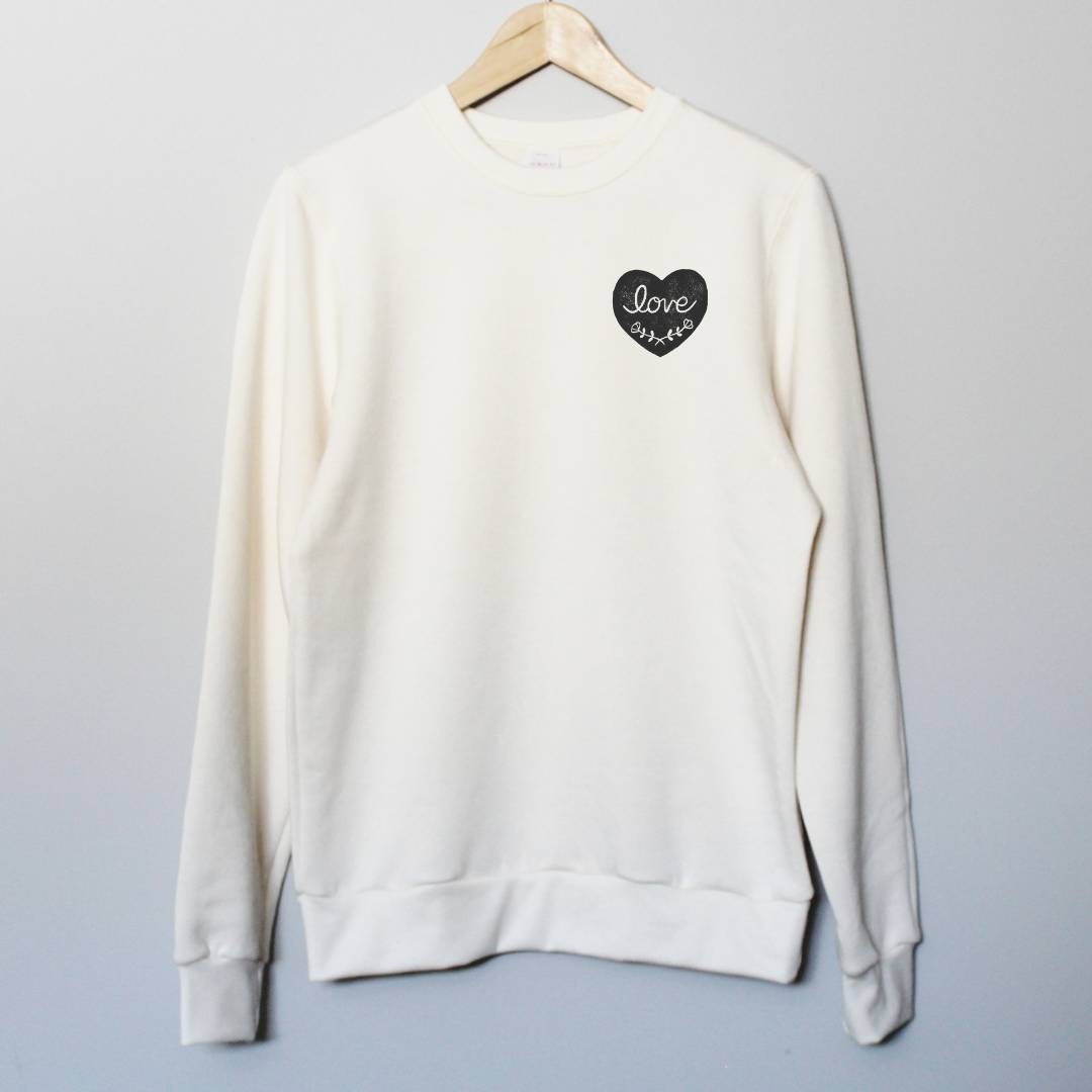 Sweat-shirt Love, col d'équipage UNISEX en bambou, imprimé coeur graphique love, pull en coton biologique naturel, estampillé à la main, imprimé bloc, mode éthique