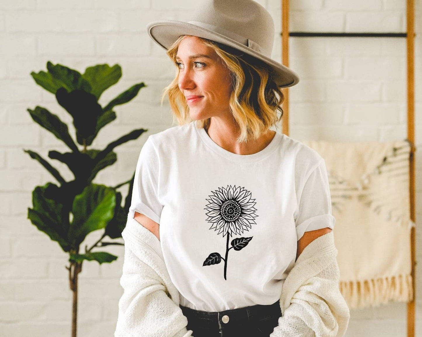 T-shirt tournesol, tee-shirt de fleurs sauvages imprimé à la main UNISEX, imprimé en bloc floral, illustration estampillée à la main, vêtements, mode éthique