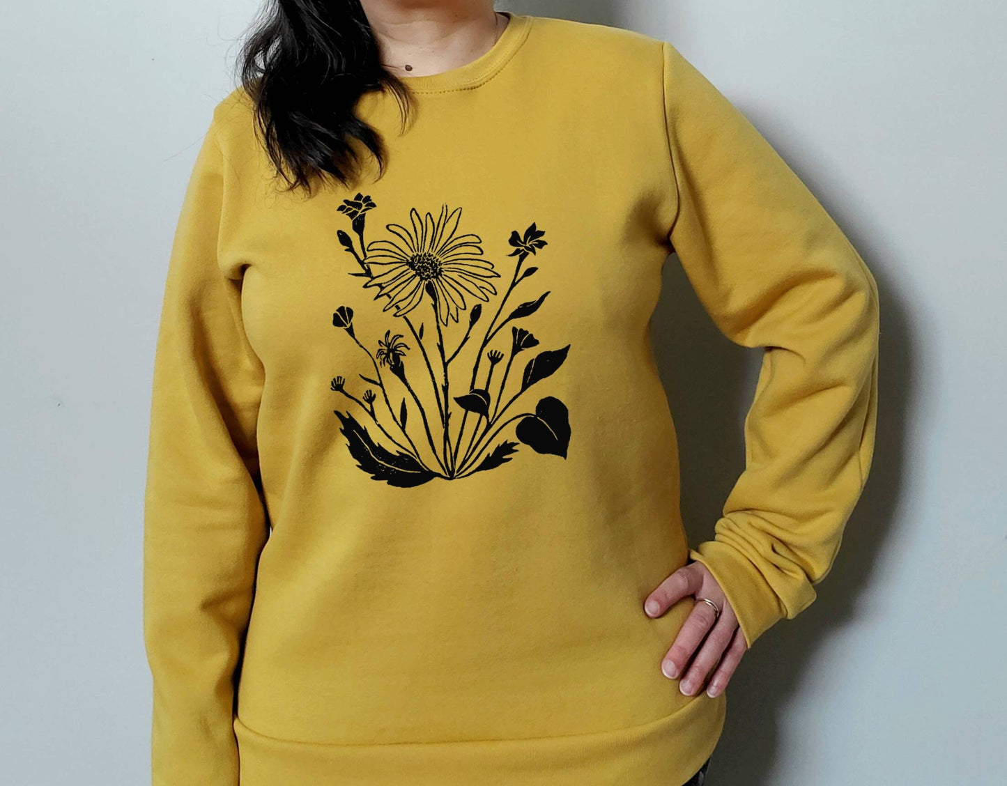 Sweat-shirt à fleurs sauvages, col d’équipage imprimé à la main unisexe, illustration florale imprimée en bloc, pull en polaire douce, vêtements, mode éthique