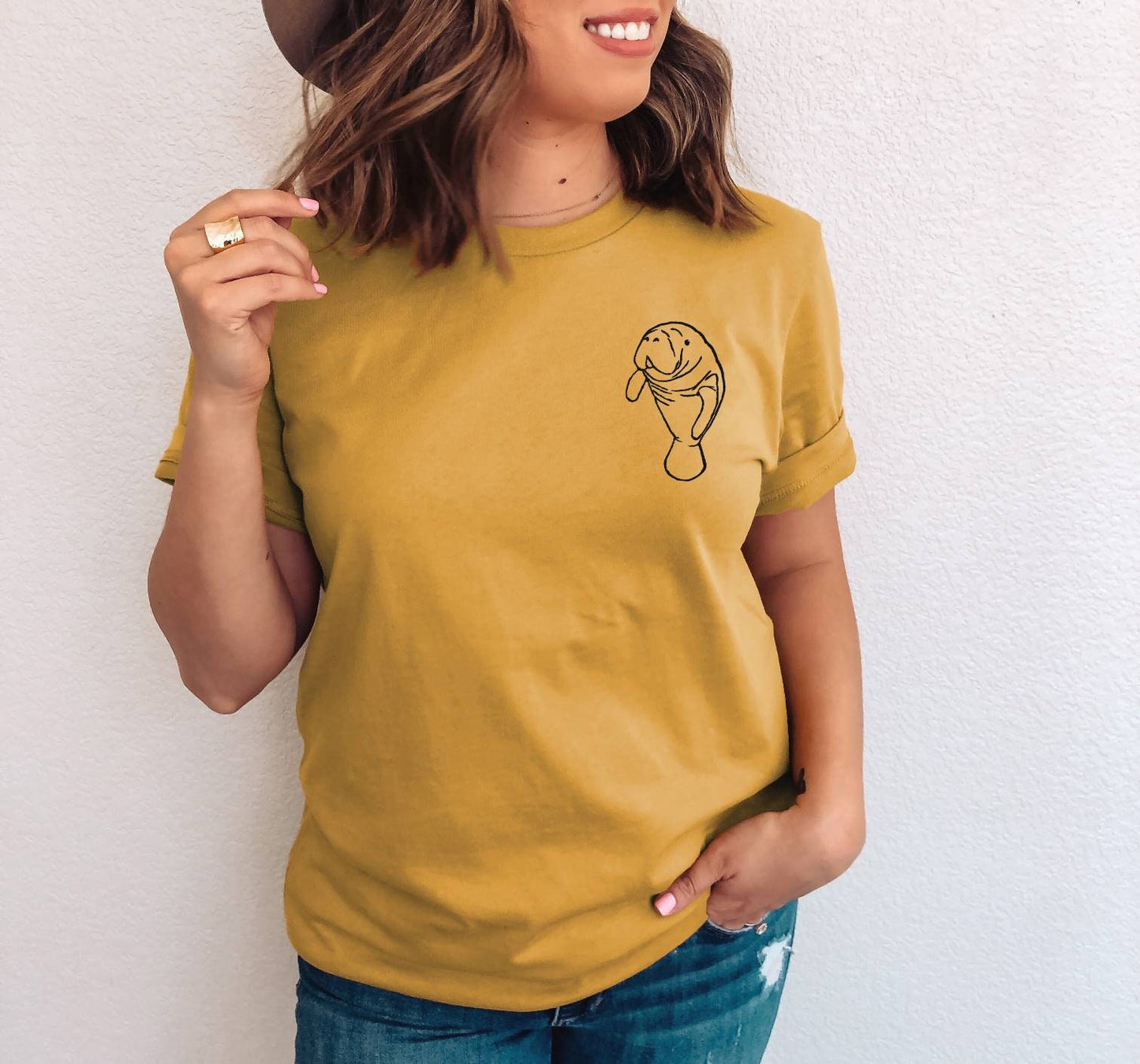 T-shirt lamantin, tee-shirt unisexe imprimé à la main, chemise de vache de mer minimaliste, t-shirt imprimé en bloc unique, chemise d'été douce, mode éthique