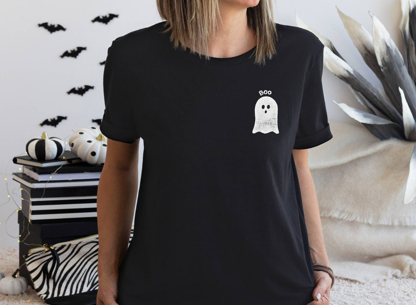 T-shirt Halloween Ghost, t-shirt d’Halloween imprimé à la main UNISEXE, tee-shirt boo imprimé en bloc minimaliste, illustration estampillée à la main, fashi éthique mignon