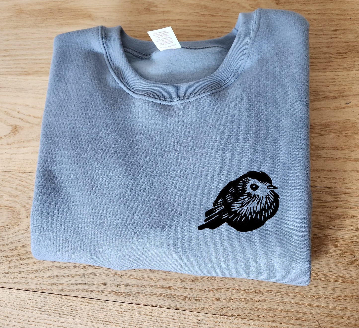 Sweat-shirt d’oiseau, col d’équipage imprimé à la main unisexe, illustration d’oiseau imprimée en bloc, pull en polaire douce, vêtements d’automne, mode éthique