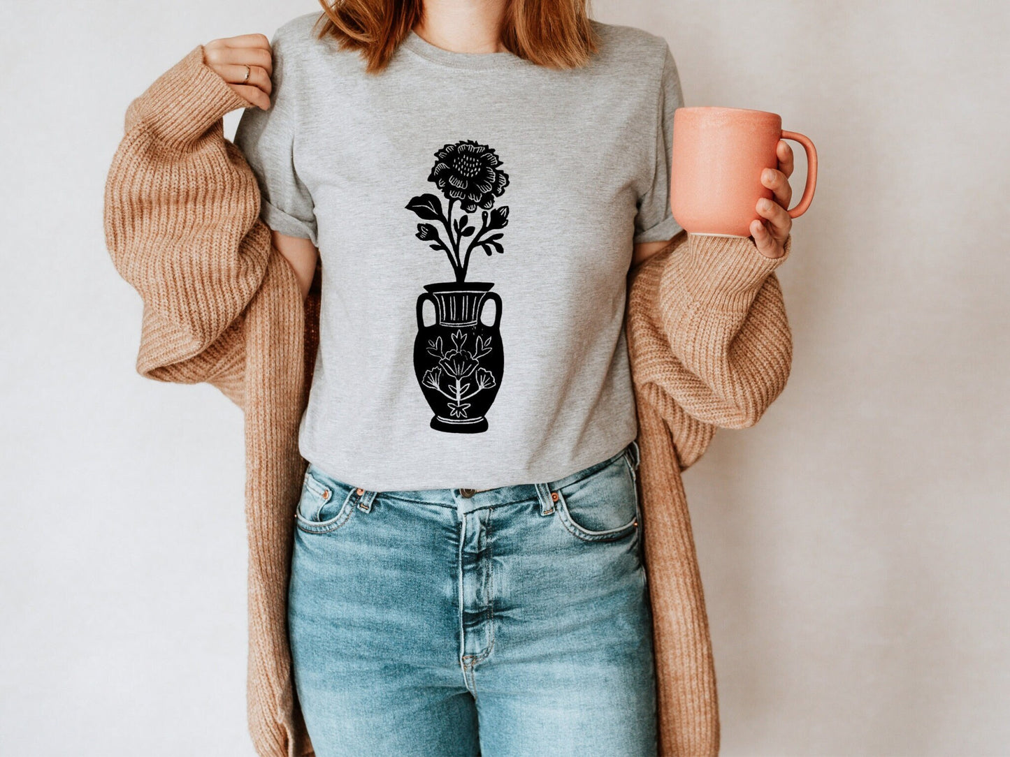 T-shirt vase à fleurs, t-shirt imprimé à la main UNISEX, imprimé botanique linocut, illustration de thème floral imprimé en bloc, mode éthique