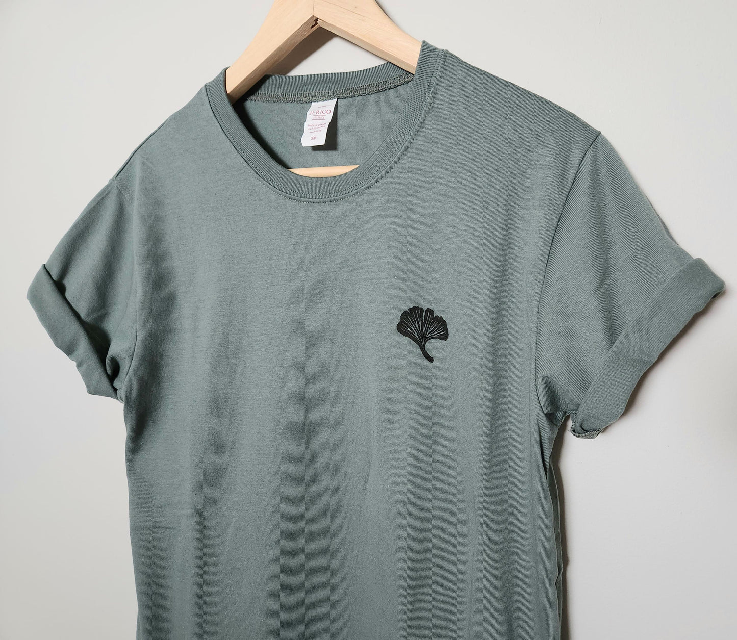 Ginkgo t-shirt, hand printed unisex leaf tshirt, botanical design, gingko block print, nature print tshirt, summer ethical fashion