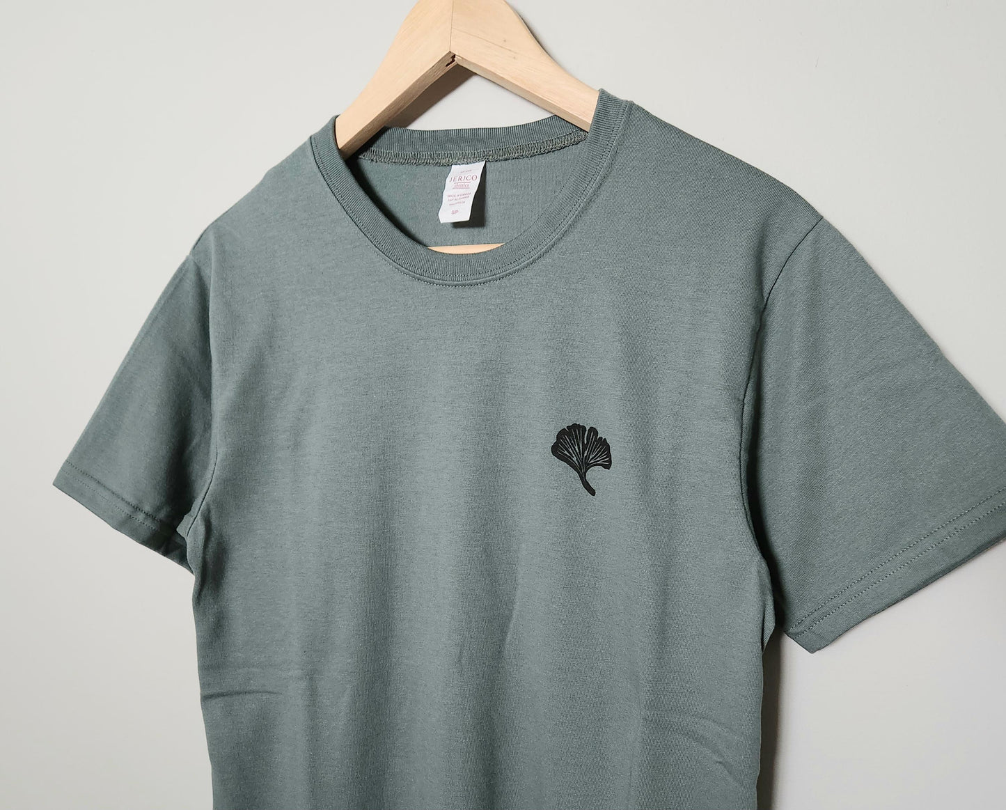 Ginkgo t-shirt, hand printed unisex leaf tshirt, botanical design, gingko block print, nature print tshirt, summer ethical fashion