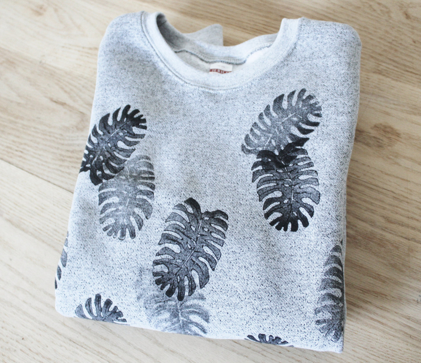 Monstera deliciosa sweatshirt, hand printed plants, unisex crewneck, hand stamped minimalist design, monochrome gray sweater, fleece jumper