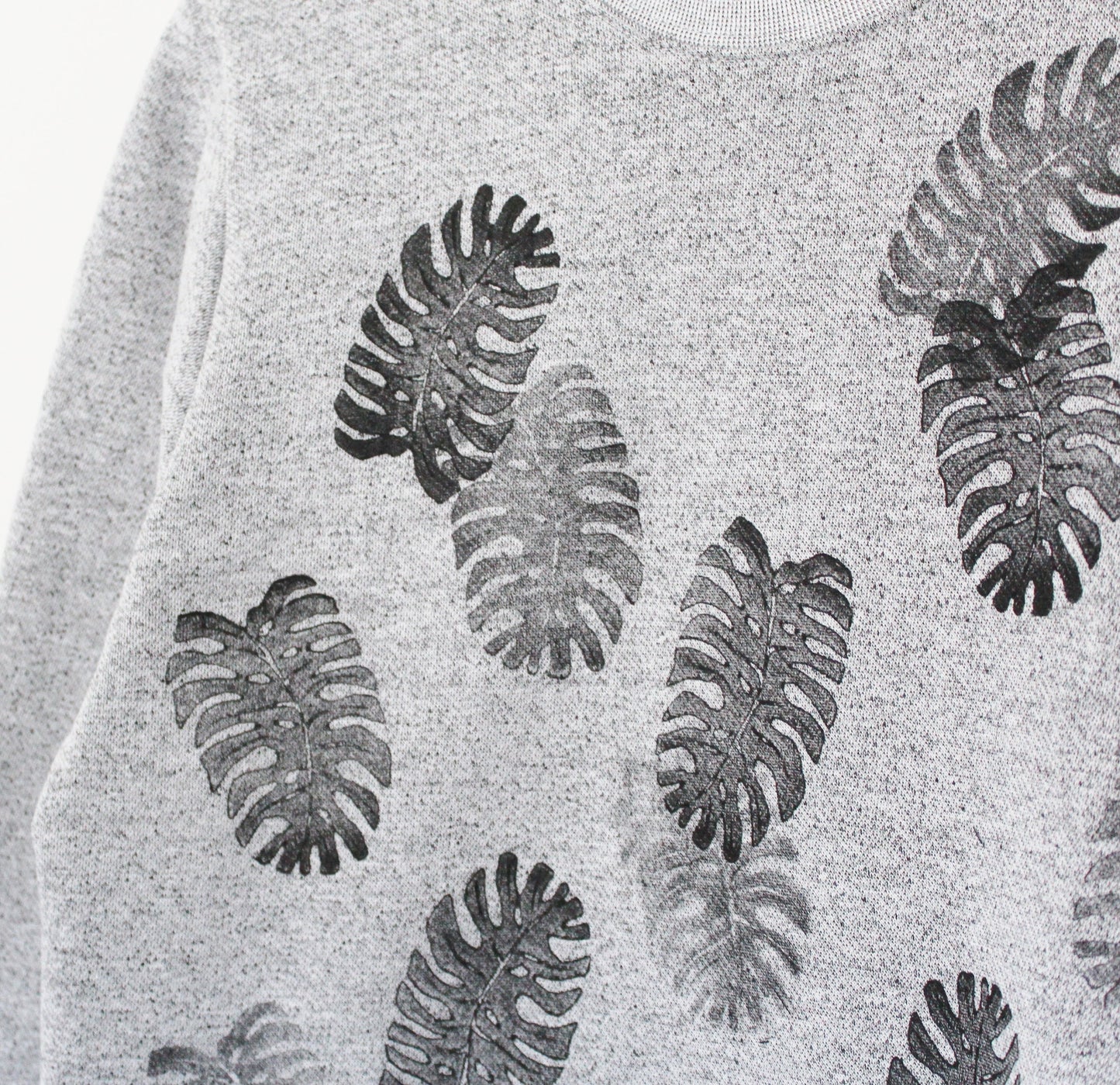 Monstera deliciosa sweatshirt, hand printed plants, unisex crewneck, hand stamped minimalist design, monochrome gray sweater, fleece jumper