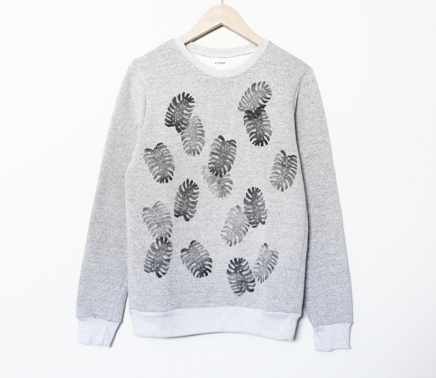 Monstera deliciosa sweatshirt, hand printed plants, unisex crewneck, hand stamped minimalist design, monochrome gray sweater, fleece jumper