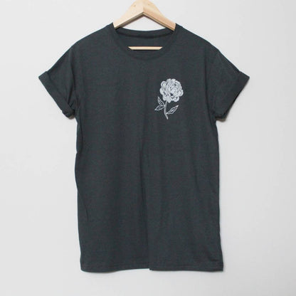 T-shirt pivoine, t-shirt imprimé floral UNISEX, fleur blanche vintage imprimée à la main, tee-shirt au charbon botanique, impression en bloc estampillée à la main, design lino