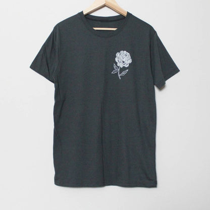 T-shirt pivoine, t-shirt imprimé floral UNISEX, fleur blanche vintage imprimée à la main, tee-shirt au charbon botanique, impression en bloc estampillée à la main, design lino