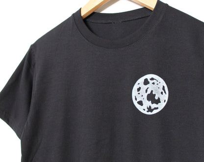 T-shirt pleine lune, tee-shirt imprimé à la main UNISEX, lune minimaliste blanche ou dorée, impression en bloc lino, design céleste estampillé à la main, mode éthique