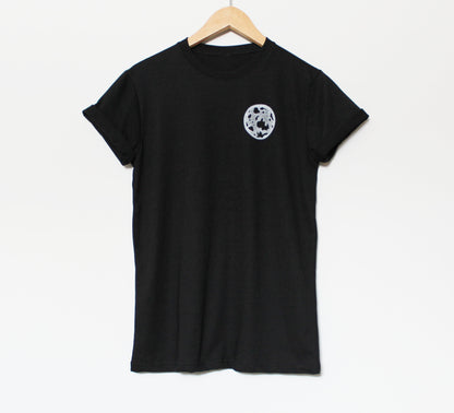 T-shirt pleine lune, tee-shirt imprimé à la main UNISEX, lune minimaliste blanche ou dorée, impression en bloc lino, design céleste estampillé à la main, mode éthique