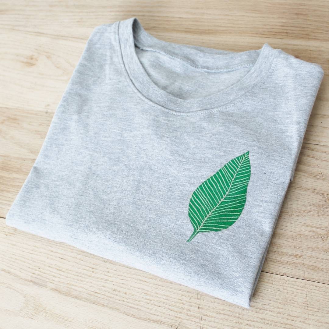 Green leaf t-shirt, UNISEX hand printed plant shirt, minimalist leaf block print, hand stamped botanical lino tee,  ethical fashion