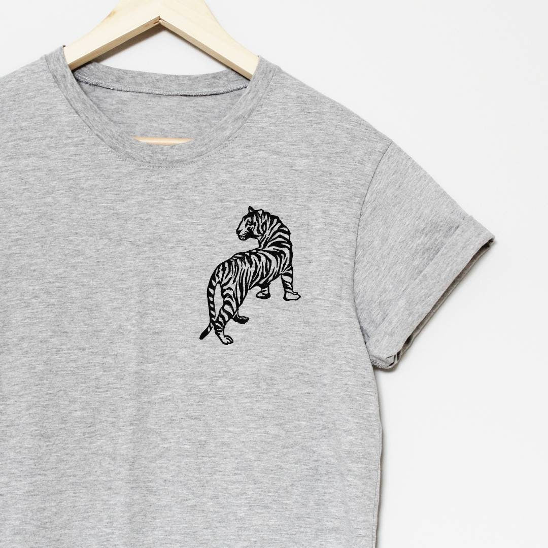 T-shirt tigre, t-shirt imprimé à la main UNISEX, tee-shirt imprimé en bloc animal, illustration estampillée à la main, vêtements uniques, imprimé félin, mode éthique