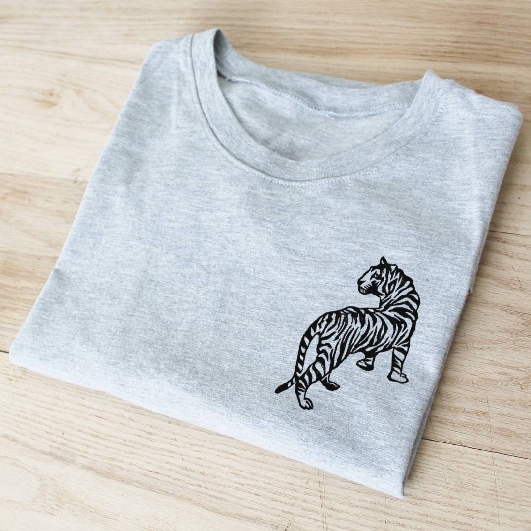 T-shirt tigre, t-shirt imprimé à la main UNISEX, tee-shirt imprimé en bloc animal, illustration estampillée à la main, vêtements uniques, imprimé félin, mode éthique