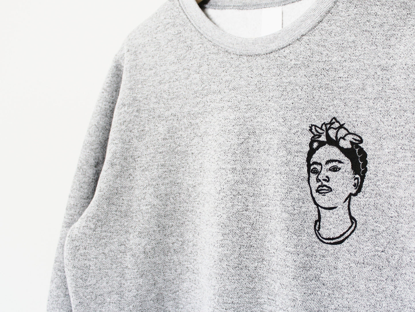 Frida sweatshirt, unisex Frida Kahlo crewneck, linoprint hand stamped gray sweater, hand print clothing, fleece jumper, ethical fashion