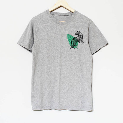 T-shirt tigre et plante, t-shirt imprimé à la main UNISEX, tee-shirt imprimé en bloc d'animaux, illustration estampillée à la main, vêtements, mode éthique