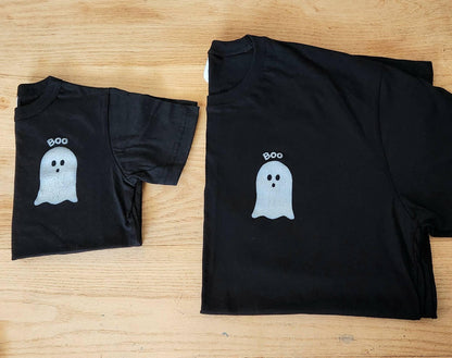 T-shirt Halloween Ghost, t-shirt d’Halloween imprimé à la main UNISEXE, tee-shirt boo imprimé en bloc minimaliste, illustration estampillée à la main, fashi éthique mignon