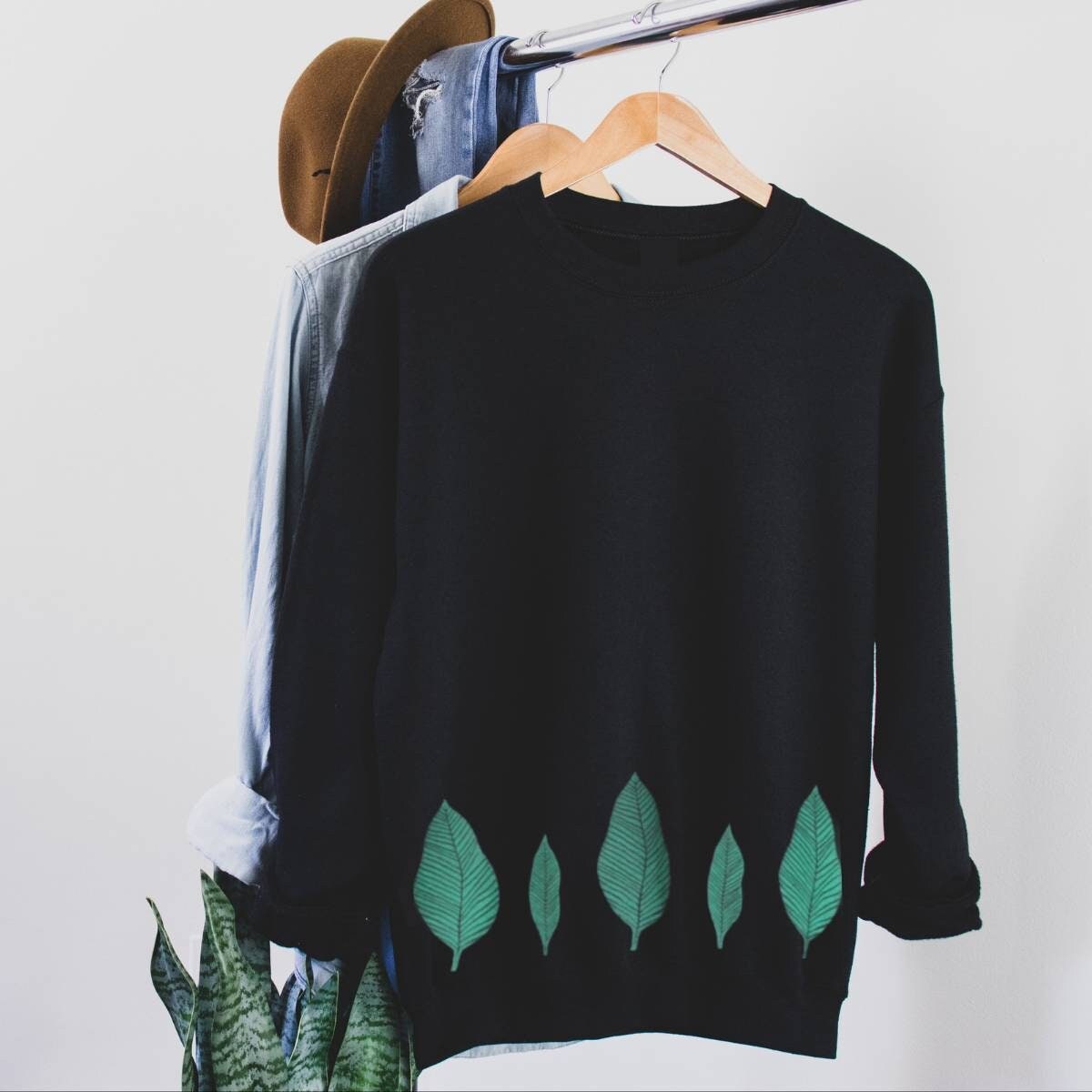 Green leaf sweatshirt, unisex hand printed plant crewneck, block printed leaf pattern, soft fleece jumper, fall clothing, ethical fashion