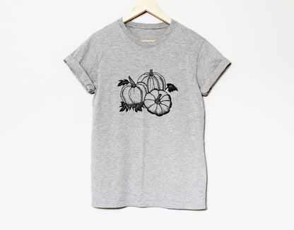 T-shirt citrouille, t-shirt imprimé à la main UNISEX, patch citrouille linocut, illustration de thème d’automne imprimé en bloc, vêtements d’automne, mode éthique