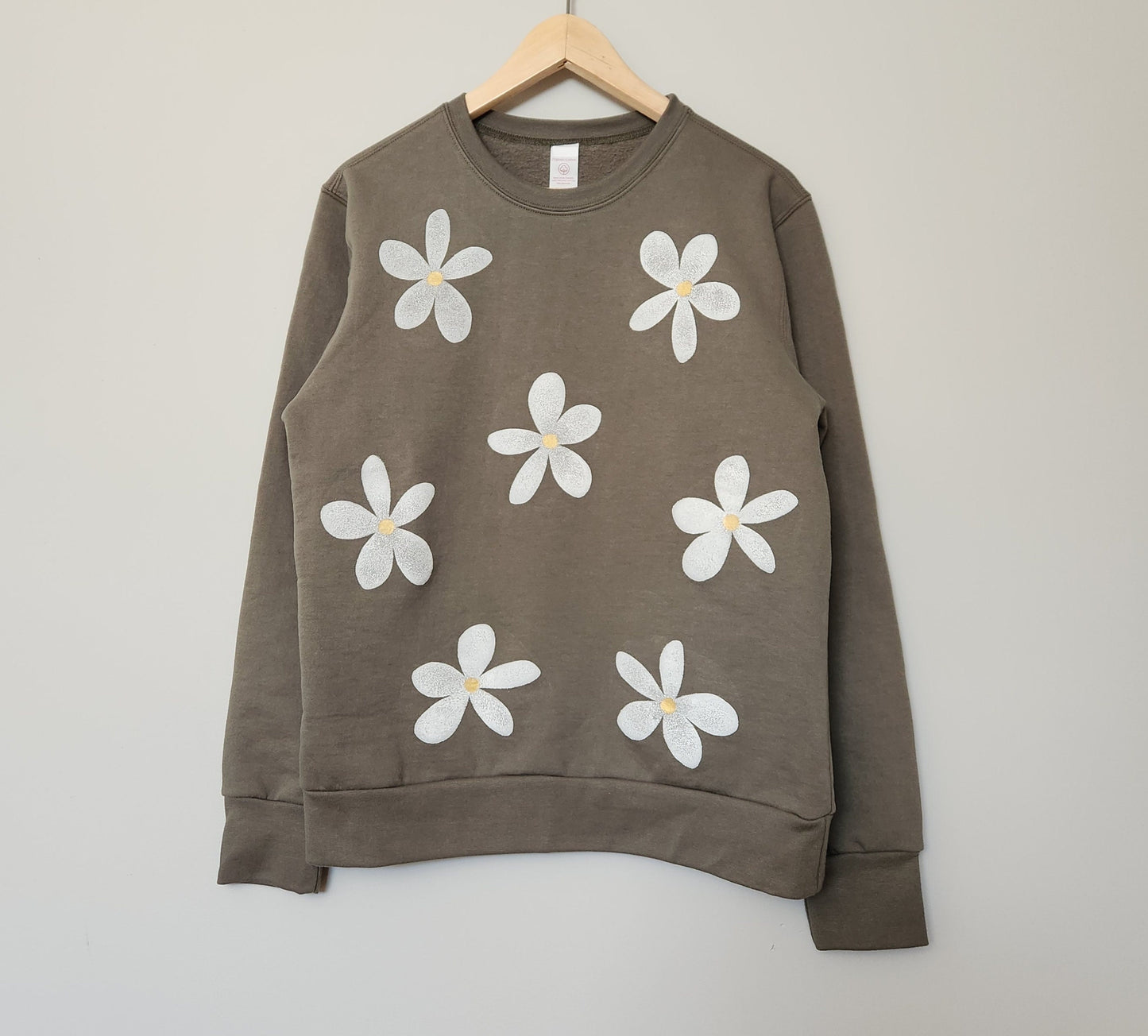 Daisy flower sweatshirt, unisex organic cotton crewneck, all over block print floral pattern, vintage inspired, ethical fall fashion